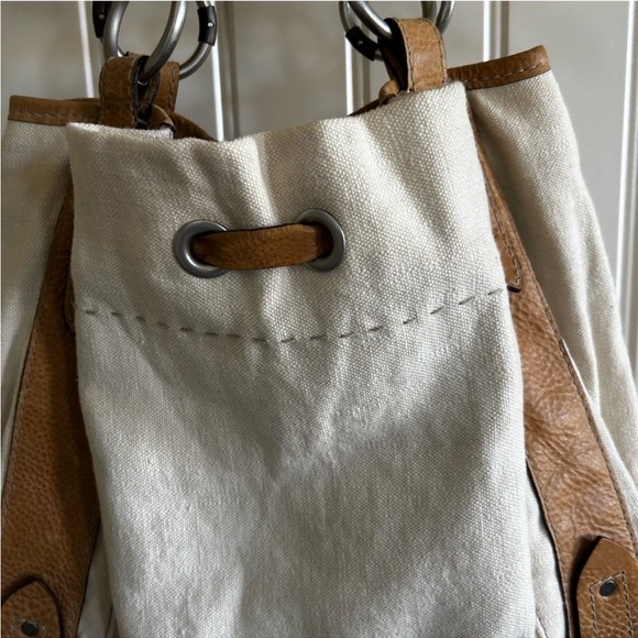 RUEHL No.925 GREENWICH NY Cream tote with leather detailing. - NWT - Picture 6 of 13